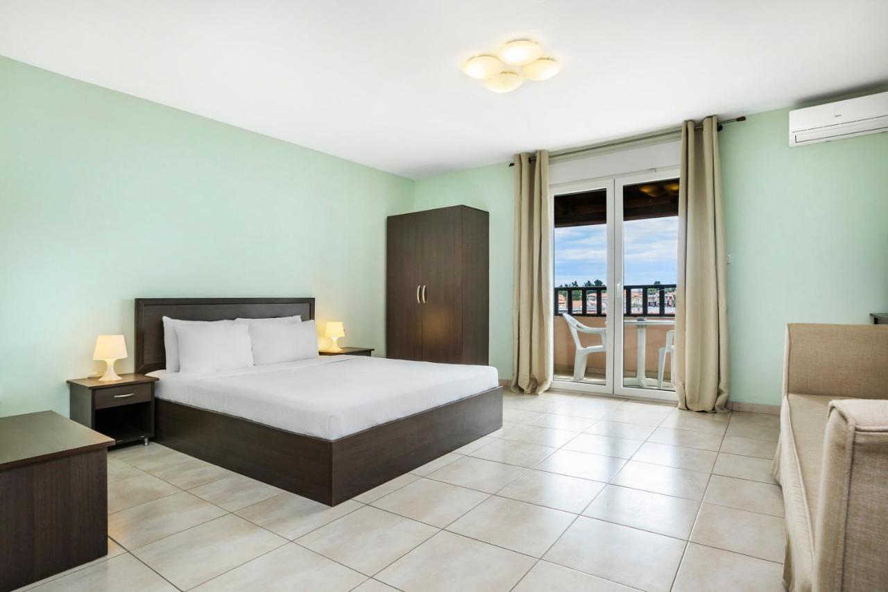 Hotel Poseidon Пефкохори Экстерьер фото